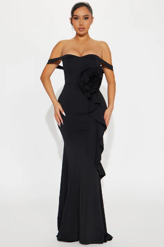 Sitting Pretty Gown - Black