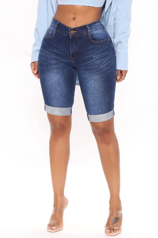 Dallas Stretch Bermuda Shorts - Dark Wash